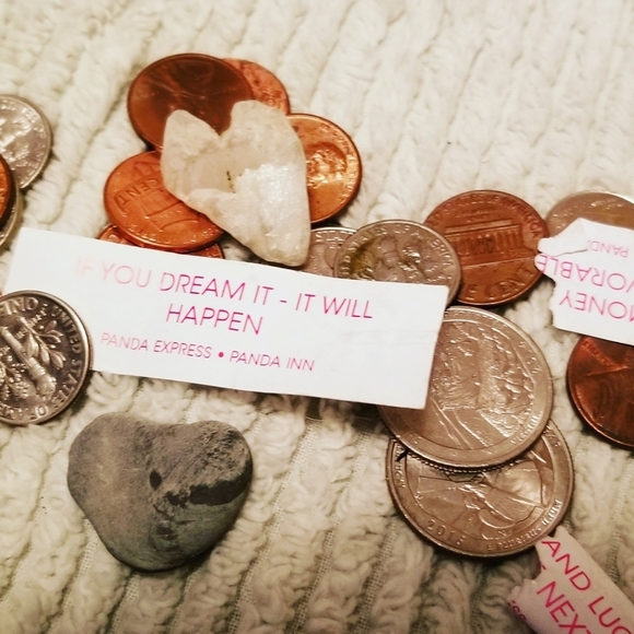 Hi!! I'm Debi... welcome to my closet! - Picture 4 of 6